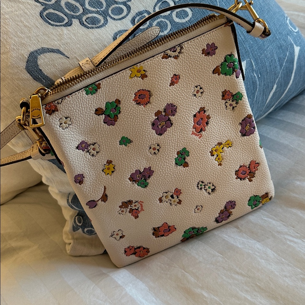 Coach Kitt Floral Crossbody leather Bag - Cream - Picture 4 of 6